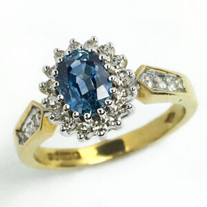 18ct white Gold Sapphire & Diamond Cluster Ring