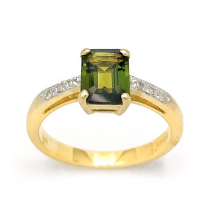 9 Carat Gold Garnet & Diamond Ring