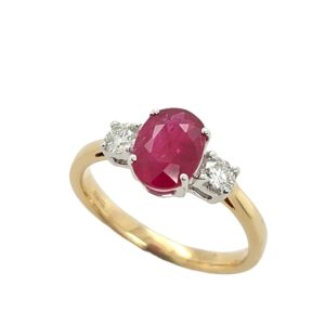 18CT YELLOW GOLD RUBY & DIAMOND 3 STONE RING