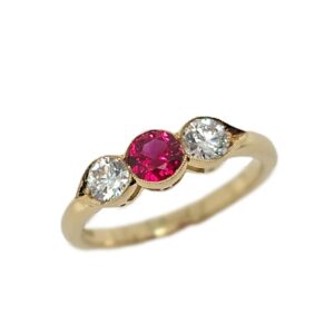 18CT YELLOW GOLD RUBY & DIAMOND RING