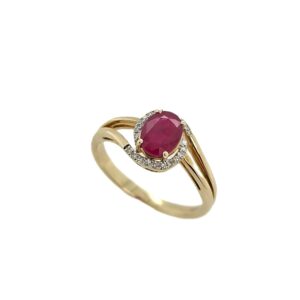 9CT YELLOW GOLD RUBY & DIAMOND CLUSTER RING