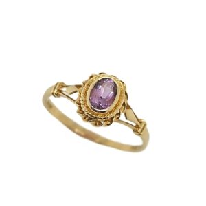 9CT YELLOW GOLD AMETHYST RING