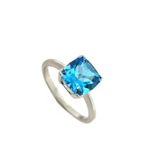 9CT WHITE GOLD BLUE TOPAZ SINGLE STONE RING