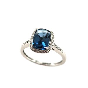 9CT WHITE GOLD CABOCHON BLUE TOPAZ & DIAMOND CLUSTER RING