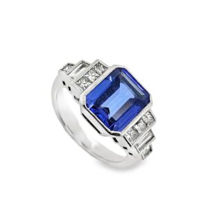 18CT WHITE GOLD TANZANITE & DIAMOND DRESS RING