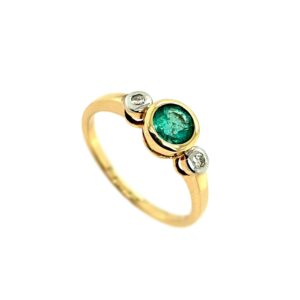 9CT YELLOW GOLD & DIAMOND THREE STONE RING