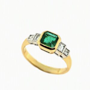 18CT YELLOW & WHITE GOLD EMERALD & DIAMOND RING
